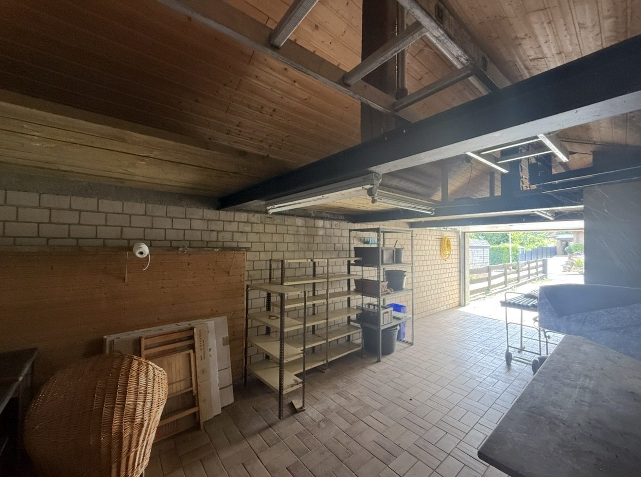Großzügige Garage